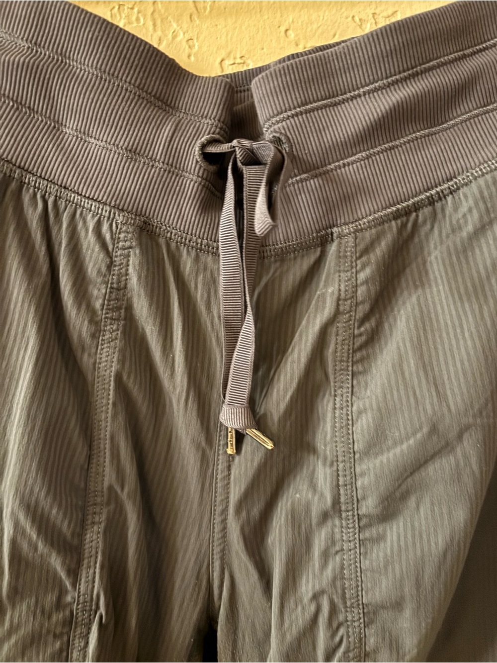 lululemon athletica womens Drawstring Joggers - Picture 3 of 8